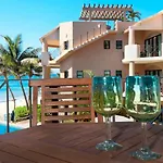 Oceanfront Condo Luna Encantada With Pool And Great Rates Luna A2
